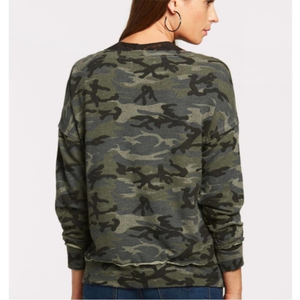 Sundry Off the Shoulder Sweatshirt Long Sleeved Camo Size 1 (US size Small) - Picture 2 of 12